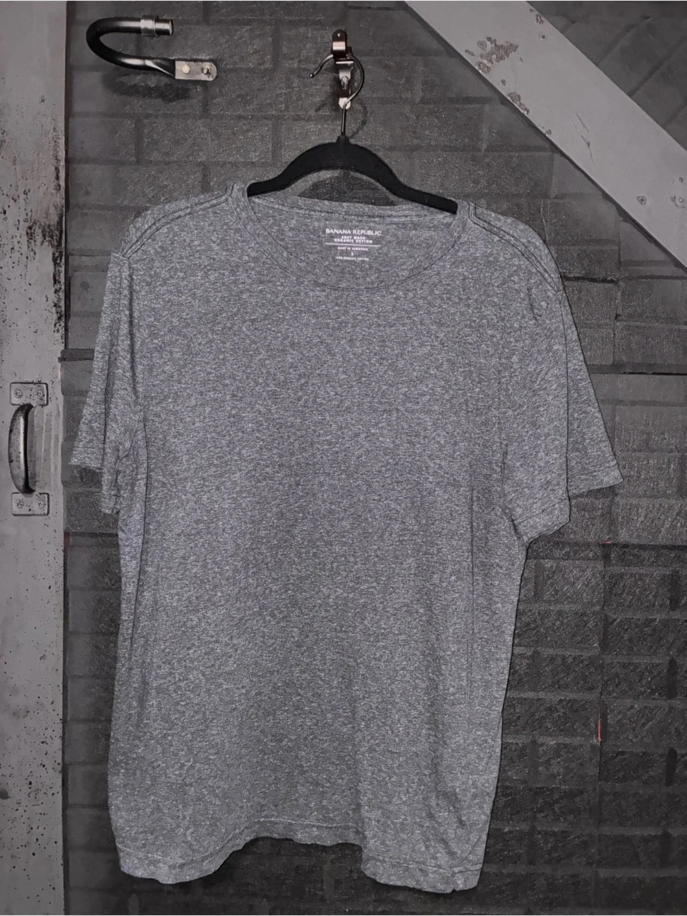 Banana Republic Men's Heather Gray Short Sleeve Crew Tee